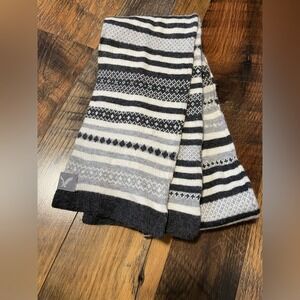 American Eagle Outfitters Striped Fair Isle Scarf Knit‎ Winter Gray White Soft